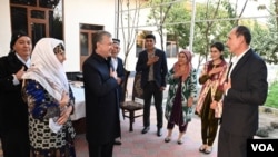 Uzbek President Shavkat Mirziyoyev meeting with voters in Bukhara, Uzbekistan, Oct. 12, 2021. (president.uz)