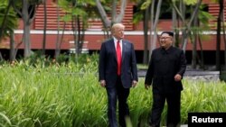 Donald Tramp i Kim Džong Un na samitu u Singapuru