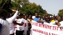 Burkina-Faso: Docotorow be Grvoula, ka sabou ke ouw ka baara geuleyaw ye. VOA-Alidou ouegrago.
