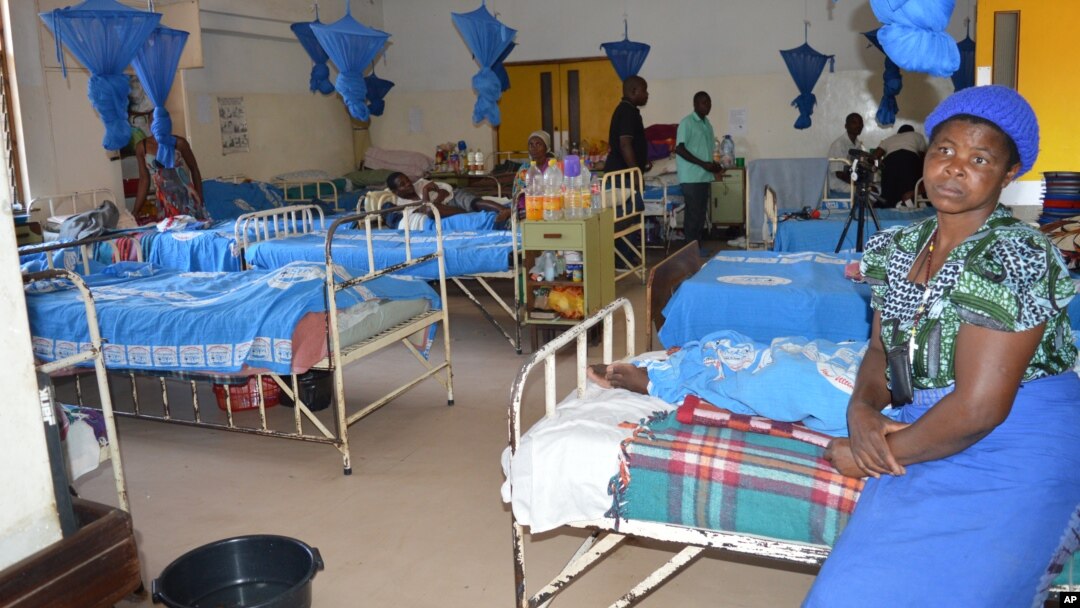 Drug shortagеs are a common problem in Malawi hospitals, like this rehabilitation center in Blantyre, Malawi (L. Masina/VOA). The problem is rampant with Malaria drugs many of which disappear from hospitals and end up being sold on the street.