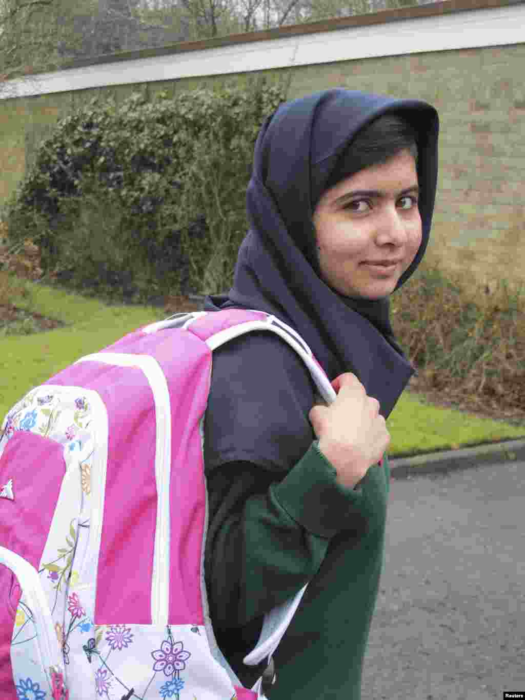 ملالہ کئی ماہ تک برطانیہ کے ایک اسپتال میں زیر علاج رہنے کے بعد صحت یاب ہوئیں۔