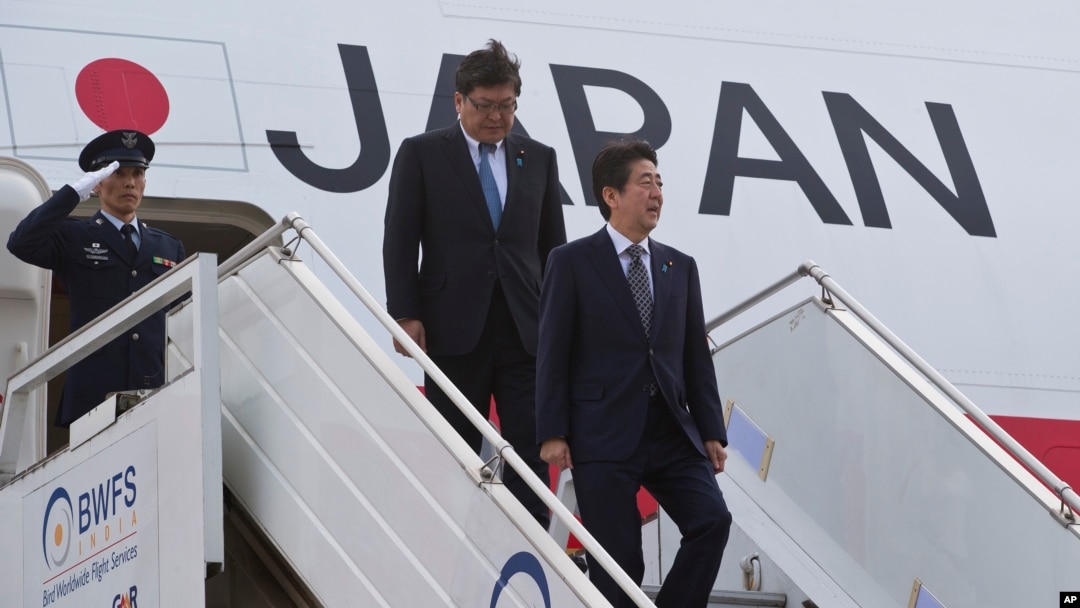 日本首相安倍访问印度