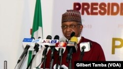 Le Ministre Nigerian de la santé Osagie Ohaniré, à Abuja, le 26 avril 2020. (VOA/Gilbert Tamba)