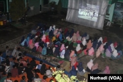 Pemutaran film G30SPKI di SMP Muhammadiyah Minggir, Yogyakarta (Foto: VOA/Nurhadi)