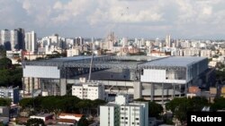 Stadion sepakbola Arena da Baixada di Curitibia, Brazil, yang dibantun kembali untuk Piala Dunia 2014. (Reuters/Rodolfo Buhrer)