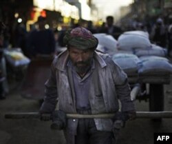 Amerika dollari Afg'onistonni oyoqqa turg'aza oladimi?