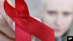 Researchers Cite Progress Toward HIV Treatment, Cure