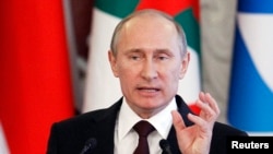 Tổng thống Nga Vladimir Putin hối thúc Snowden rời khỏi Nga càng sớm càng tốt