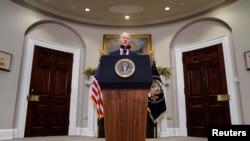 美國總統拜登2月27日在白宮呼籲美國參議院通過他提出的新冠疫情紓困議案。