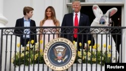 El presidente Donald Trump agradeció el trabajo de su esposa Melania por organizar todo para que la tradicional celebración sea un éxito.