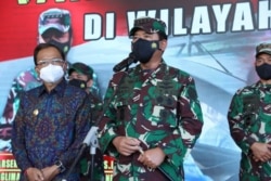 Kapuspen TNI Mayjen Achmad Riad memberi keterangan pers mengenai operasi pencarian KRI Nanggala di Pangkalan Ngurah Rai, Bali, Kamis, 22 April 2021. (Foto: Kementerian Pertahanan)