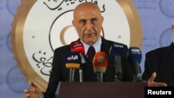 Le ministre de l'Intérieur italien Marco Minniti lors d'une conférence de presse à Tripoli, en Libye, le 9 janvier 2017.