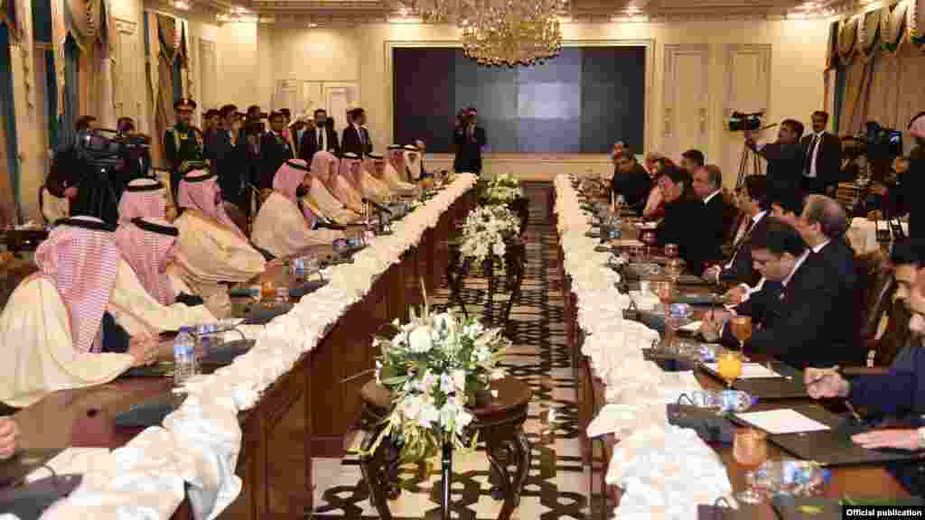 وزیر اعظم عمران خان اور سعودی ولی عہد محمد بن سلمان پہلی پاکستان اور سعودی عرب کوآرڈینیشن کونسل اجلاس کی صدارت کر رہے ہیں۔