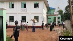 ပဲခူးတိုင္းေရြးေကာက္ပြဲေကာ္မရွင္႐ံုးဝန္း ျမင္ကြင္း။ (ဓာတ္ပံု - Ko Thu Yain Ko Yain - ႏိုဝင္ဘာ ၆၊ ၂၀၂၀)