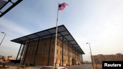 Archivo - La embajada de EE.UU. en Bagdad, la capital iraquí, fue blanco de un ataque con cohete el 26 de enero de 2020.
