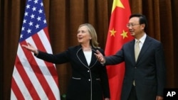 Госсекретарь США Хиллари Клинтон и глава МИД КНР Ян Цзечи. Пекин. 4 сентября 2012 г.