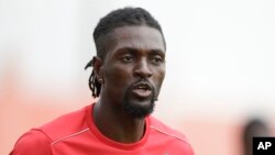 Emmanuel Adebayor lors d'une séance d’entraînement au stade de Bitam, au Gabon, le 17 janvier 2017. (AP Photo/Sunday Alamba)