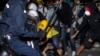 Polisi Hong Kong, Demonstran Bentrok di Luar Gedung Parlemen