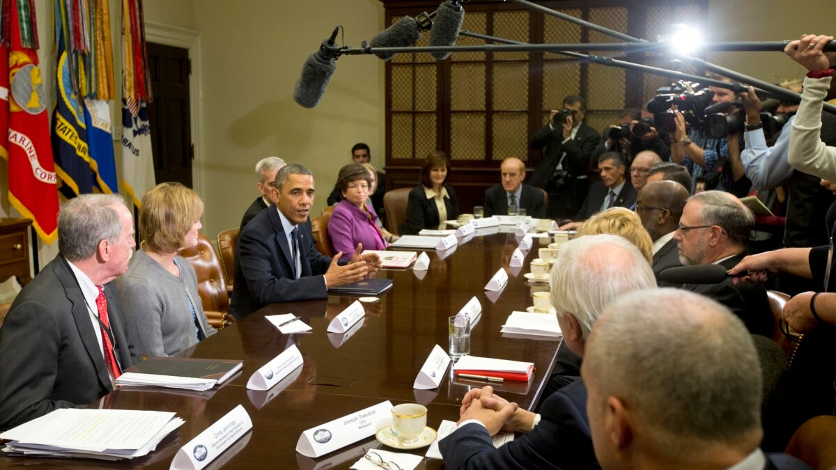 健康保险行业分析：政策不确定性与医疗成本上升对UNH、CNC、MOH、ELV、CI、CVH、HUM的影响