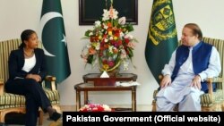 سوزان رایس هند و پاکستان را به از سرگیری مذاکرات صلح ترغیب کرد