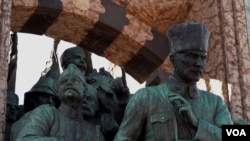Statues of Mustafa Kemal Ataturk founder of the Turkish Republic commemorating his defeating of allied powers after World War I that ensured Turkey’s survival are found across the country rather than World War One commemorations. (D. Jones for VOA)