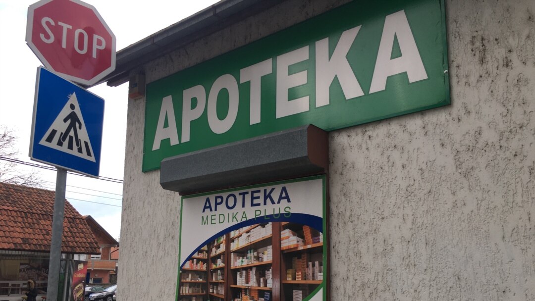 U apotekama u Beogradu i dalje nema zaštitnih maski, iako u RFZO tvrde drugačije, Foto: VOA