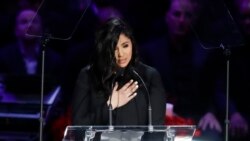 在悼念儀式上致辭的高比拜仁遺孀瓦妮莎