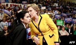 Huma Abedin, AQSh Davlat kotibasi Xillari Kintonning o'ng qo'li. Klinton xonim bilan uning turmush o'rtog'i Bill Klinton prezidentlik davridan beri ishlab keladi. Xillari Klinton 2008 yilda prezidentlik uchun kurashganida Human Abedin saylov kampaniyasini