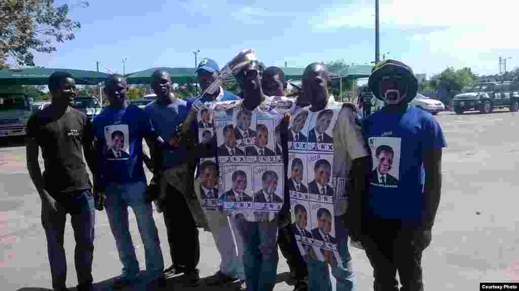 Os Resistentes - apoiantes da Renamo. Moçambique, Outubro 2014