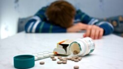 El número de muertes por sobredosis de drogas disminuyó ligeramente en EEUU pero la crisis no ha terminado