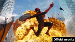 Salah satu adegan dalam film Amazing Spiderman 2 (foto: dok). Marvel Comics memperkenalkan Miles Morales, remaja birasial dari Brooklyn, New York sebagai sosok baru "Spiderman".