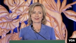 Menlu AS Hillary Rodham Clinton memberikan pidato di Honolulu, Hawaii hari ini, 28 Oktober 2010.