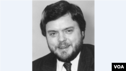 VOA Director Kenneth Tomlinson (1982 - 1984)