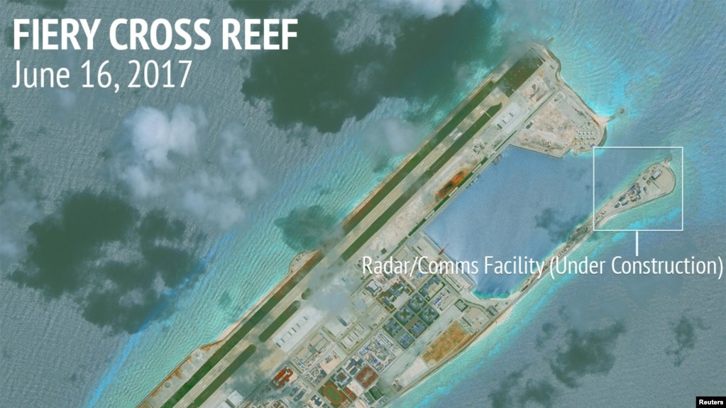 Các công trình xây dựng của Trung Quốc trên Đá Chữ Thập thuộc quần đảo Trường Sa trong Biển Đông, Ảnh chụp từ vệ tinh ngày 16//6/2017, do AMTI/CSIS công bố.