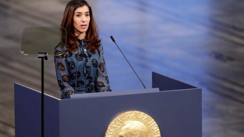 Cô Nadia Murad trong buổi lễ nhận giải Nobel Hòa bình cuối năm 2018.