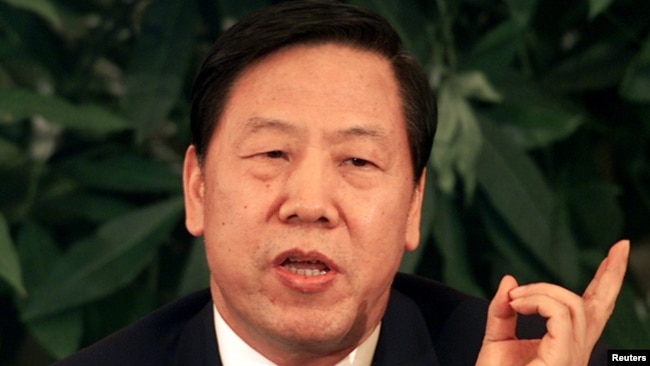 中国前央行行长戴相龙 (2002年3月资料照片)