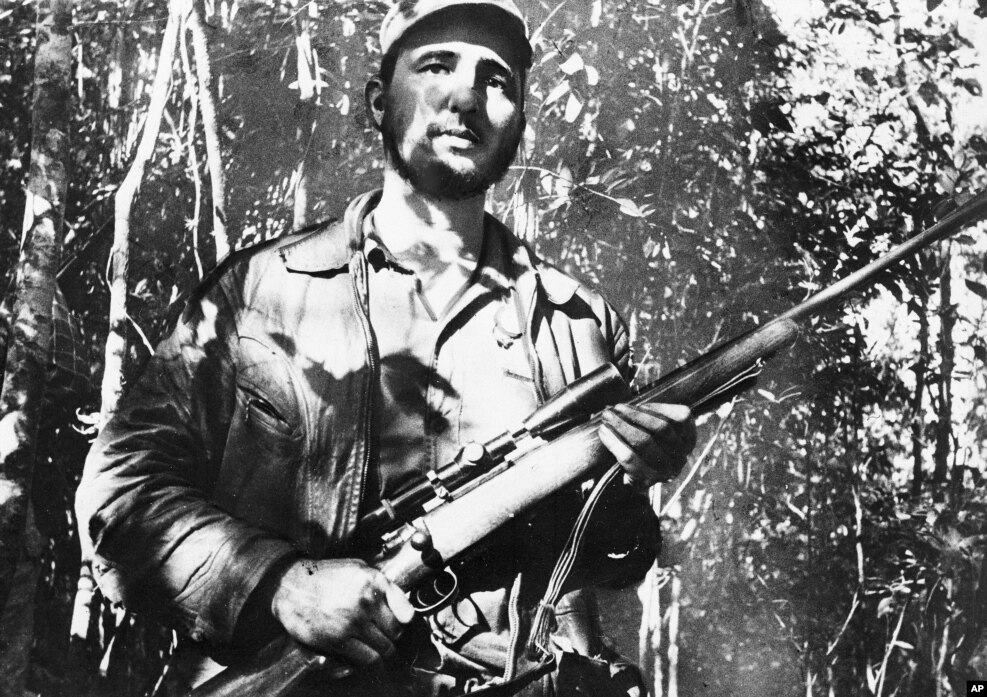 Fidel como combatiente en la Sierra Madre de Cuba, el inicio de la revolución.