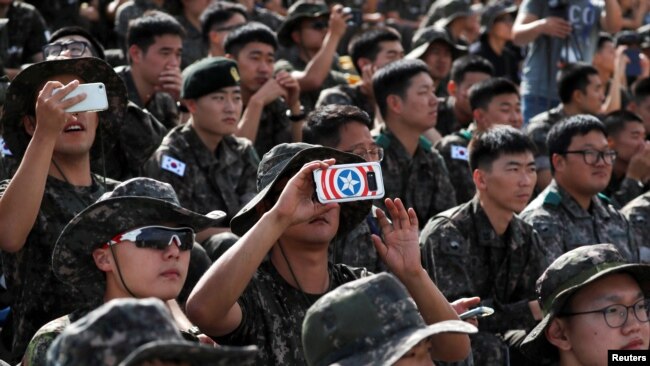 韩国军人2018年9月11日参加一个活动（路透社）