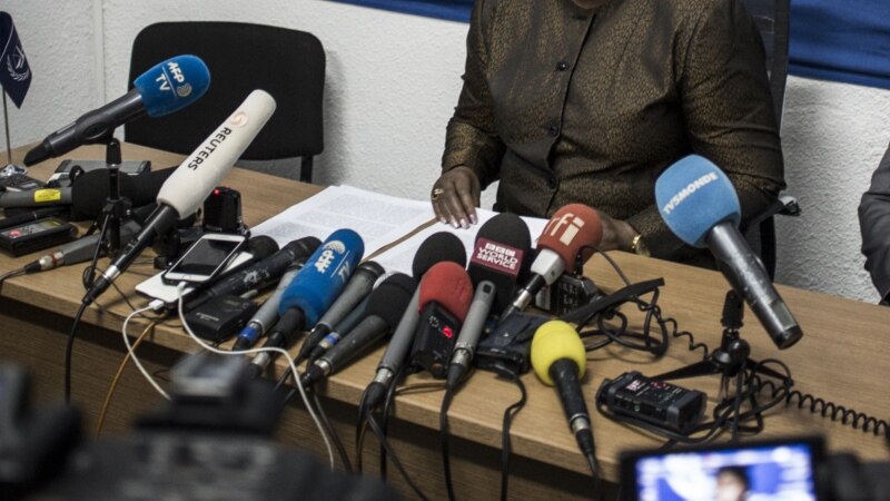 À Votre Avis: la corruption dans les milieux journalistiques