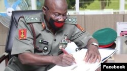 Laftanar Janar Faruk Yahaya (Facebook/Nigerian Army)