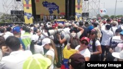 Concierto Venezuela Aid Live impulsado por el multimillonario británico, Richard Branson, congrega a miles de venezolanos en la frontera con Colombia. 