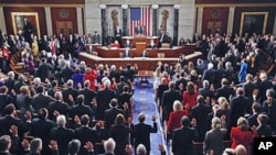 House members take their oath of office during the first session of the 112th Congress on Capitol Hill 05 Jan 2011