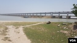  دریائے سندھ صوبے میں بہنے والا واحد دریا ہے جس پر اس صوبے کی زراعت کا بڑا انحصار ہے۔ لیکن رواں برس دریا میں پانی کی کمی شدت اختیار کر چکی ہے۔
