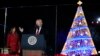 Trump y Primera Dama presiden iluminación del Árbol de Navidad Nacional
