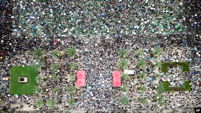 抗議者聚集在香港維多利亞公園。 (2019年8月18日)