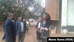 Zimbabwean Journalists Gather Outside Magistrates Court in Harare