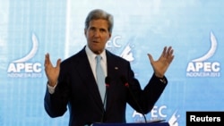Ngoại Trưởng Mỹ John Kerry ca ngợi chính phủ Syria đã tuân thủ Hội Đồng Bảo An Liên Hiệp Quốc một cách nhanh chóng.
