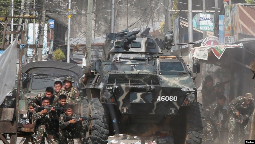 Quân đội Philipines tìm cách giành lại thành phố Marawi trên đảo Mindanao trong suốt tám ngày qua.