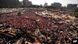 Place Tahrir au Caire, Egyptw, 3 juillet, 2013. 