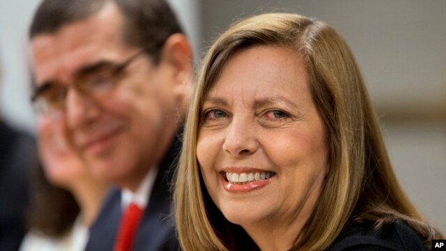 La directora de la División de EE.UU. en la cancillería cubana, Josefina Vidal, anunció que dentro de poco equipos de funcionarios de EE.UU y Cuba, reunidos en Washington, estarán listos para dar a conocer un acuerdo preliminar.